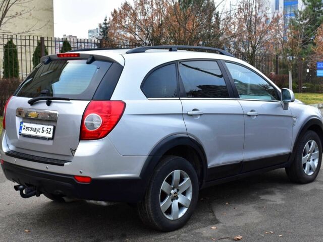 Серый Шевроле Каптива, объемом двигателя 2.4 л и пробегом 187 тыс. км за 5800 $, фото 3 на Automoto.ua