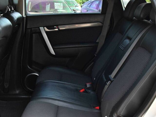 Сірий Шевроле Каптіва, об'ємом двигуна 2.4 л та пробігом 289 тис. км за 7550 $, фото 20 на Automoto.ua