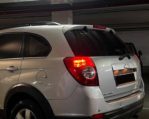 Серый Шевроле Каптива, объемом двигателя 2.4 л и пробегом 240 тыс. км за 4999 $, фото 10 на Automoto.ua