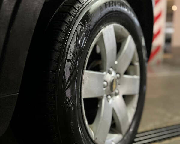 Серый Шевроле Каптива, объемом двигателя 2.4 л и пробегом 240 тыс. км за 4999 $, фото 4 на Automoto.ua