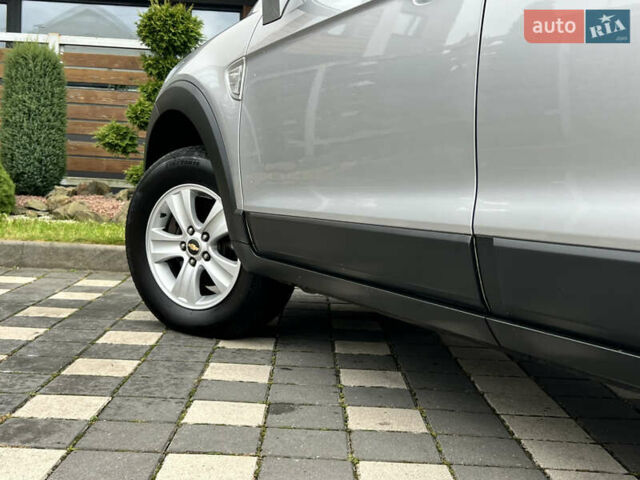 Серый Шевроле Каптива, объемом двигателя 2.4 л и пробегом 202 тыс. км за 7700 $, фото 46 на Automoto.ua