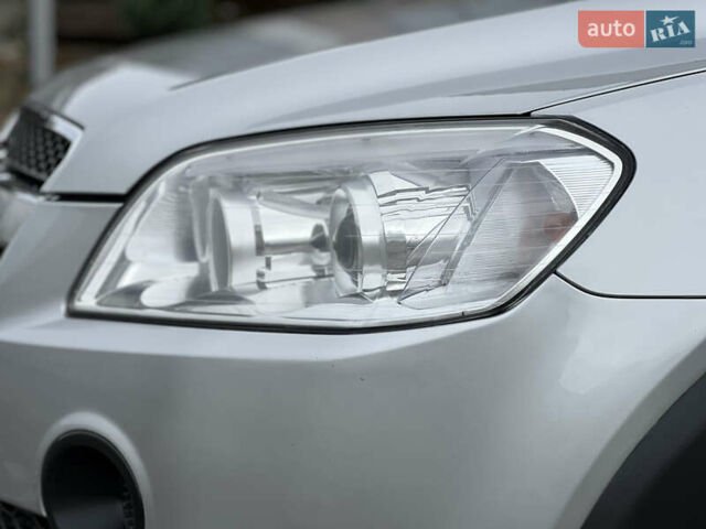 Серый Шевроле Каптива, объемом двигателя 2.4 л и пробегом 202 тыс. км за 7700 $, фото 11 на Automoto.ua