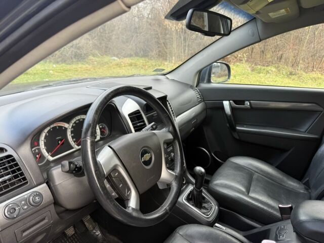 Сірий Шевроле Каптіва, об'ємом двигуна 2 л та пробігом 211 тис. км за 2200 $, фото 6 на Automoto.ua