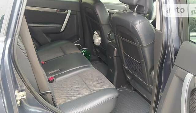 Сірий Шевроле Каптіва, об'ємом двигуна 2.4 л та пробігом 253 тис. км за 6800 $, фото 8 на Automoto.ua