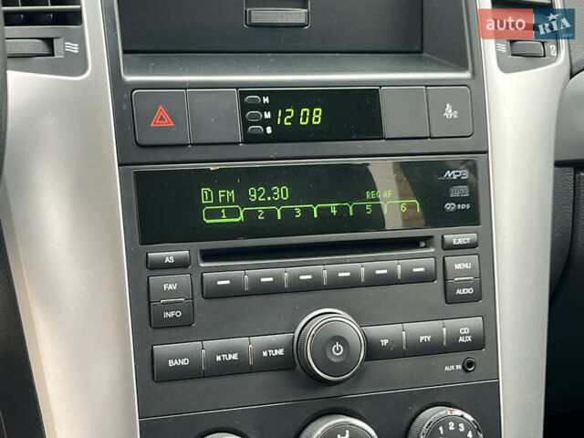 Серый Шевроле Каптива, объемом двигателя 2.4 л и пробегом 202 тыс. км за 7700 $, фото 75 на Automoto.ua