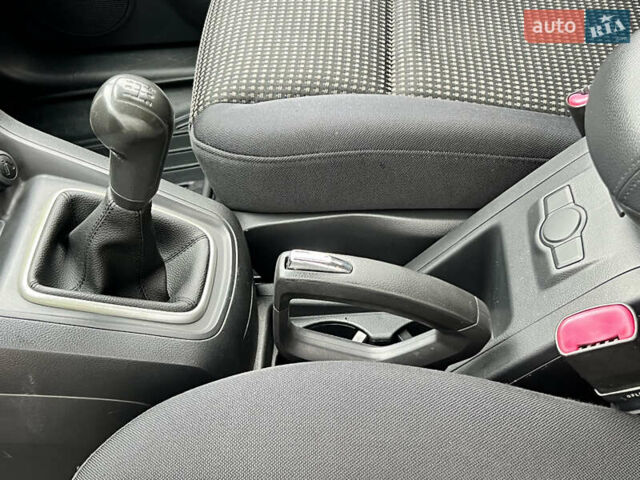 Серый Шевроле Каптива, объемом двигателя 2.4 л и пробегом 202 тыс. км за 7700 $, фото 78 на Automoto.ua