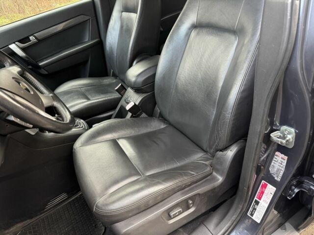 Сірий Шевроле Каптіва, об'ємом двигуна 2 л та пробігом 211 тис. км за 2200 $, фото 7 на Automoto.ua