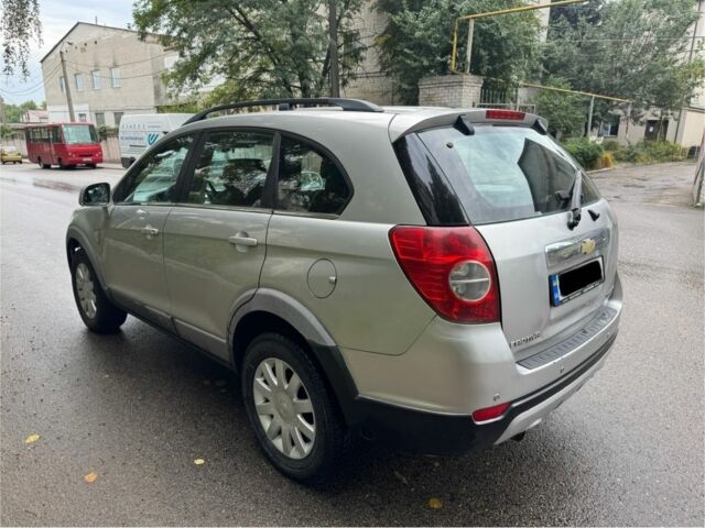 Серый Шевроле Каптива, объемом двигателя 2.4 л и пробегом 196 тыс. км за 3400 $, фото 2 на Automoto.ua