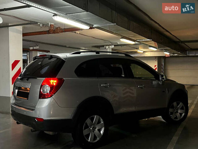 Серый Шевроле Каптива, объемом двигателя 2.4 л и пробегом 240 тыс. км за 4999 $, фото 11 на Automoto.ua