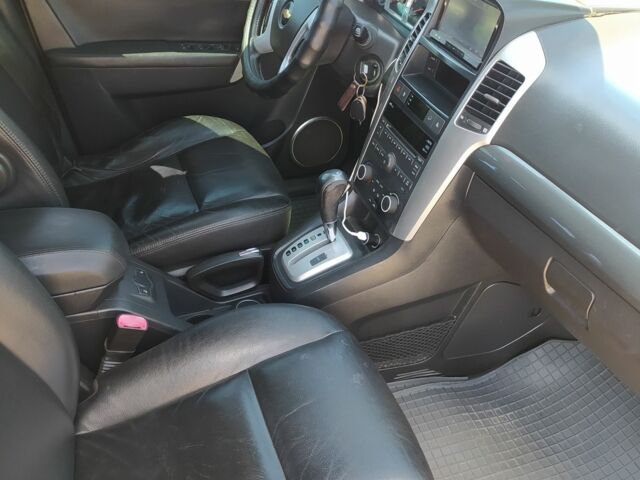 Серый Шевроле Каптива, объемом двигателя 3.2 л и пробегом 223 тыс. км за 8000 $, фото 4 на Automoto.ua