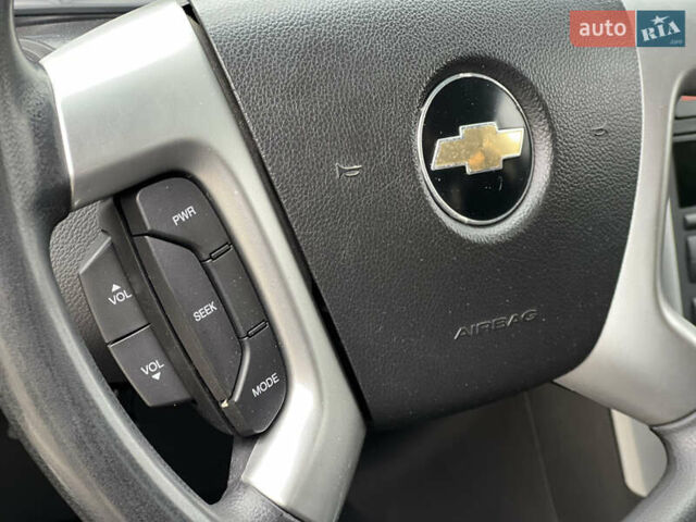Серый Шевроле Каптива, объемом двигателя 2.4 л и пробегом 202 тыс. км за 7700 $, фото 72 на Automoto.ua