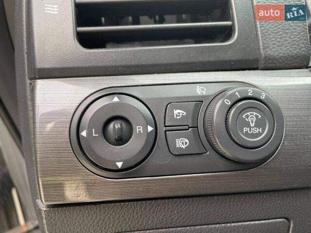 Сірий Шевроле Каптіва, об'ємом двигуна 2.4 л та пробігом 216 тис. км за 9200 $, фото 18 на Automoto.ua