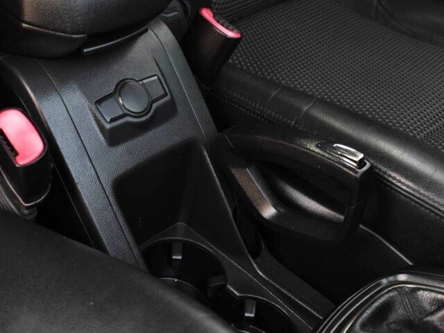 Сірий Шевроле Каптіва, об'ємом двигуна 2.4 л та пробігом 289 тис. км за 7550 $, фото 14 на Automoto.ua