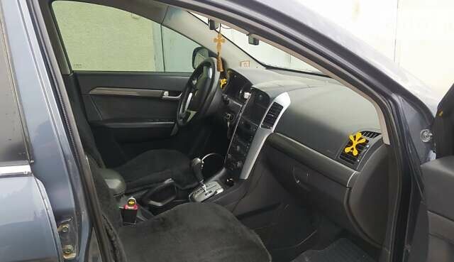 Сірий Шевроле Каптіва, об'ємом двигуна 2.4 л та пробігом 253 тис. км за 6800 $, фото 9 на Automoto.ua