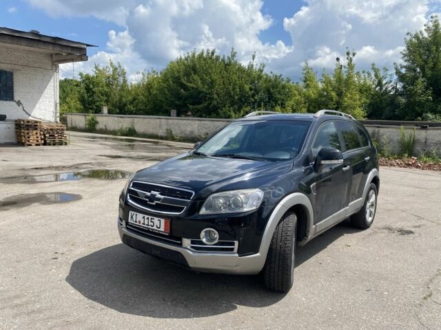 Серый Шевроле Каптива, объемом двигателя 2 л и пробегом 238 тыс. км за 3999 $, фото 2 на Automoto.ua