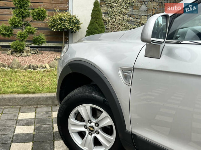 Серый Шевроле Каптива, объемом двигателя 2.4 л и пробегом 202 тыс. км за 7700 $, фото 48 на Automoto.ua