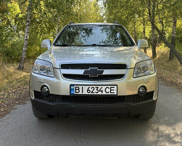 Серый Шевроле Каптива, объемом двигателя 3.2 л и пробегом 200 тыс. км за 7900 $, фото 4 на Automoto.ua