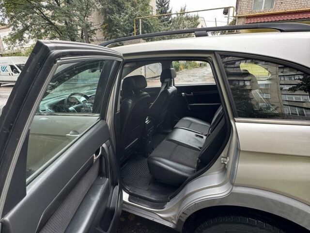 Сірий Шевроле Каптіва, об'ємом двигуна 2.4 л та пробігом 196 тис. км за 2800 $, фото 8 на Automoto.ua