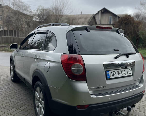 Серый Шевроле Каптива, объемом двигателя 2 л и пробегом 230 тыс. км за 8200 $, фото 10 на Automoto.ua