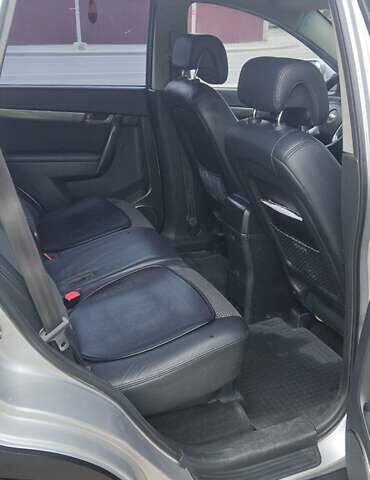 Серый Шевроле Каптива, объемом двигателя 2.4 л и пробегом 310 тыс. км за 8000 $, фото 6 на Automoto.ua