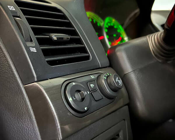 Серый Шевроле Каптива, объемом двигателя 2.4 л и пробегом 240 тыс. км за 4999 $, фото 1 на Automoto.ua