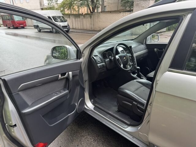 Серый Шевроле Каптива, объемом двигателя 2.4 л и пробегом 196 тыс. км за 3400 $, фото 6 на Automoto.ua