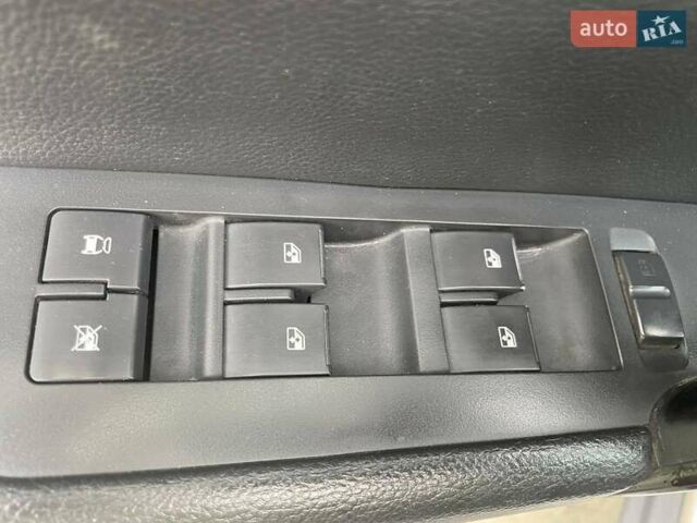 Сірий Шевроле Каптіва, об'ємом двигуна 2.4 л та пробігом 216 тис. км за 9200 $, фото 17 на Automoto.ua
