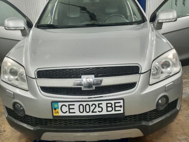 Серый Шевроле Каптива, объемом двигателя 3.2 л и пробегом 172 тыс. км за 8650 $, фото 2 на Automoto.ua