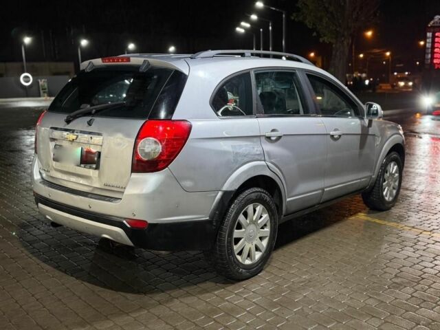 Сірий Шевроле Каптіва, об'ємом двигуна 2.4 л та пробігом 258 тис. км за 2500 $, фото 3 на Automoto.ua