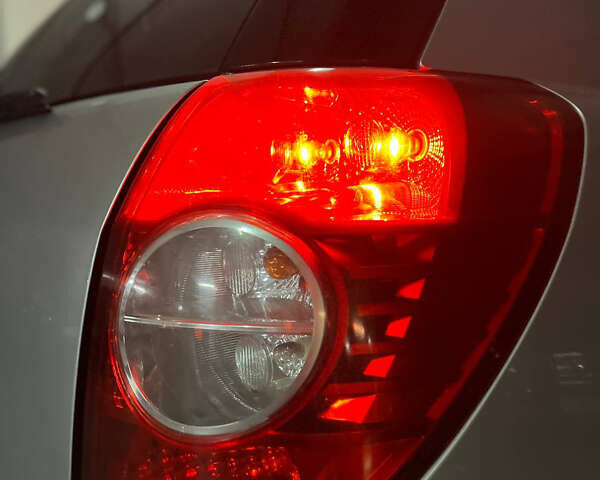 Серый Шевроле Каптива, объемом двигателя 2.4 л и пробегом 240 тыс. км за 4999 $, фото 6 на Automoto.ua