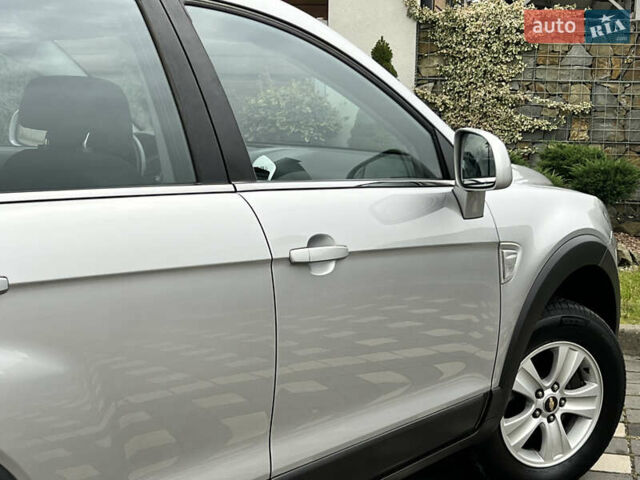 Серый Шевроле Каптива, объемом двигателя 2.4 л и пробегом 202 тыс. км за 7700 $, фото 61 на Automoto.ua