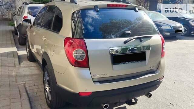 Серый Шевроле Каптива, объемом двигателя 1.99 л и пробегом 240 тыс. км за 7950 $, фото 8 на Automoto.ua