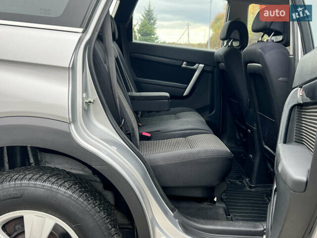 Серый Шевроле Каптива, объемом двигателя 2.4 л и пробегом 202 тыс. км за 7700 $, фото 93 на Automoto.ua