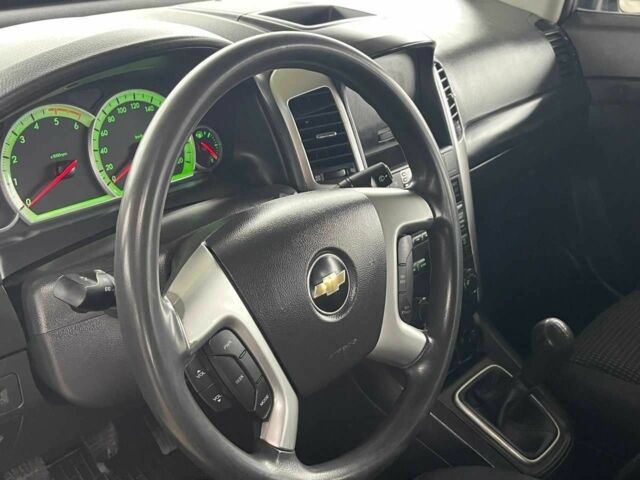 Серый Шевроле Каптива, объемом двигателя 2 л и пробегом 218 тыс. км за 8699 $, фото 10 на Automoto.ua