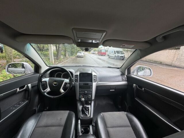 Серый Шевроле Каптива, объемом двигателя 2.4 л и пробегом 196 тыс. км за 3400 $, фото 10 на Automoto.ua