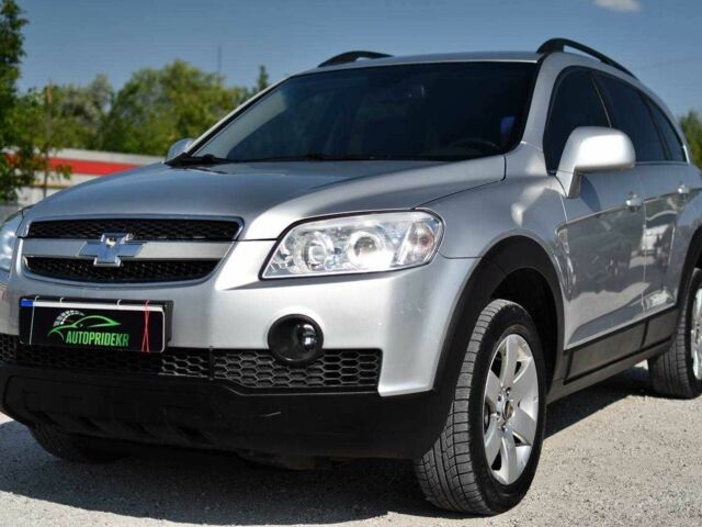 Сірий Шевроле Каптіва, об'ємом двигуна 2.4 л та пробігом 289 тис. км за 7550 $, фото 5 на Automoto.ua