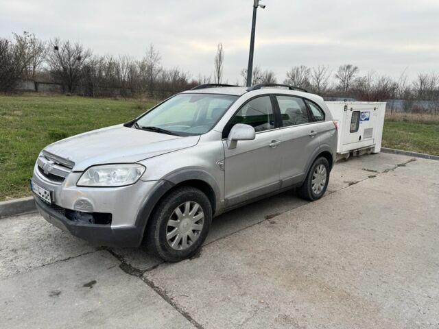 Сірий Шевроле Каптіва, об'ємом двигуна 2.4 л та пробігом 196 тис. км за 2800 $, фото 1 на Automoto.ua