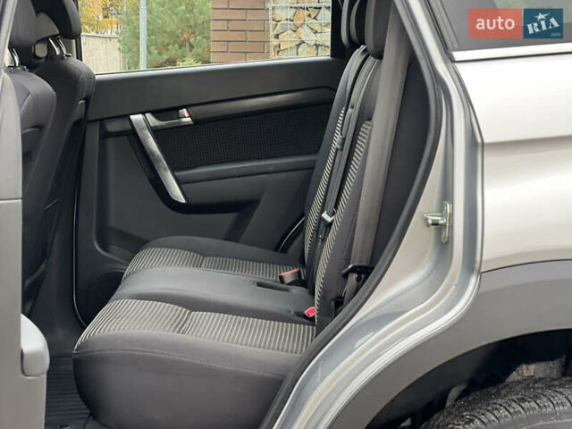 Серый Шевроле Каптива, объемом двигателя 2.4 л и пробегом 202 тыс. км за 7700 $, фото 82 на Automoto.ua