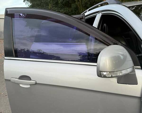 Серый Шевроле Каптива, объемом двигателя 2.41 л и пробегом 198 тыс. км за 7000 $, фото 4 на Automoto.ua