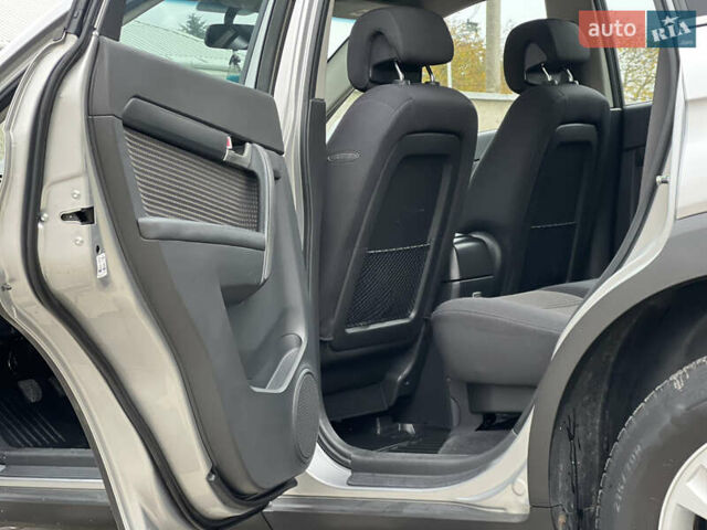 Серый Шевроле Каптива, объемом двигателя 2.4 л и пробегом 202 тыс. км за 7700 $, фото 79 на Automoto.ua