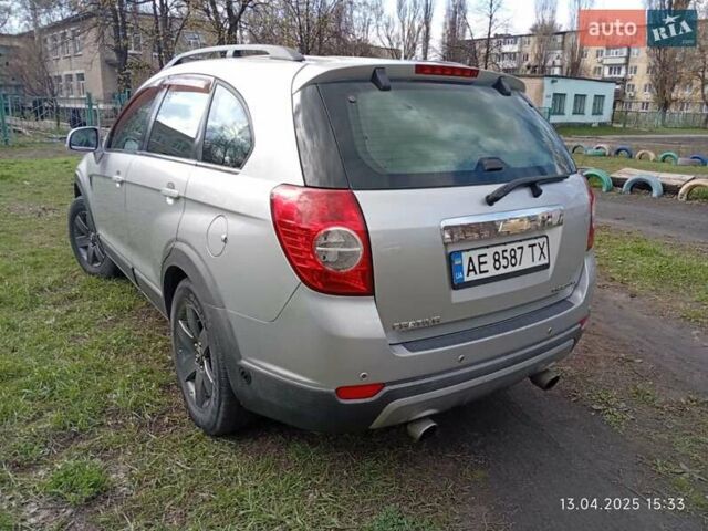 Серый Шевроле Каптива, объемом двигателя 3.2 л и пробегом 240 тыс. км за 8000 $, фото 3 на Automoto.ua
