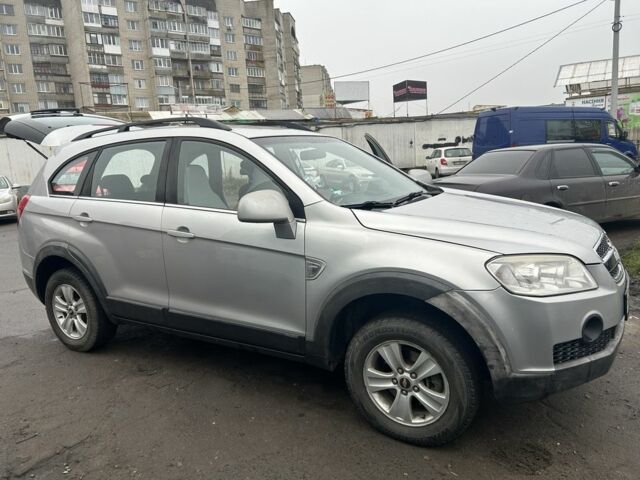 Сірий Шевроле Каптіва, об'ємом двигуна 2 л та пробігом 250 тис. км за 7800 $, фото 1 на Automoto.ua