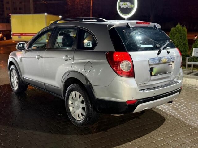 Сірий Шевроле Каптіва, об'ємом двигуна 2.4 л та пробігом 258 тис. км за 2500 $, фото 4 на Automoto.ua