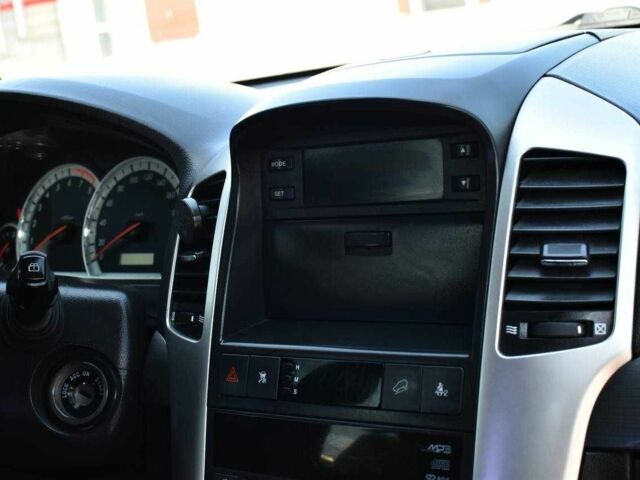 Сірий Шевроле Каптіва, об'ємом двигуна 2.4 л та пробігом 289 тис. км за 7550 $, фото 12 на Automoto.ua