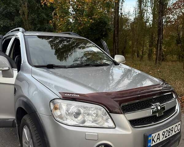 Серый Шевроле Каптива, объемом двигателя 2.41 л и пробегом 198 тыс. км за 7000 $, фото 9 на Automoto.ua