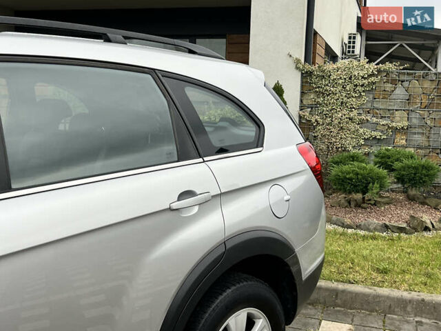 Серый Шевроле Каптива, объемом двигателя 2.4 л и пробегом 202 тыс. км за 7700 $, фото 20 на Automoto.ua