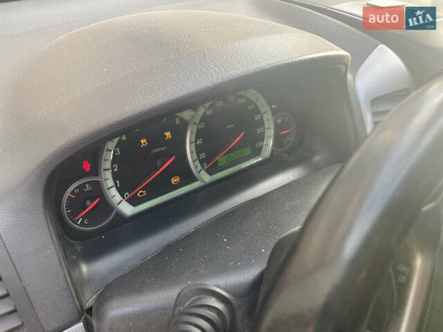 Серый Шевроле Каптива, объемом двигателя 3.2 л и пробегом 253 тыс. км за 7000 $, фото 5 на Automoto.ua