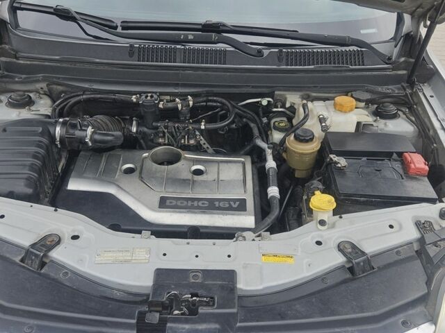 Серый Шевроле Каптива, объемом двигателя 2.4 л и пробегом 310 тыс. км за 8000 $, фото 1 на Automoto.ua