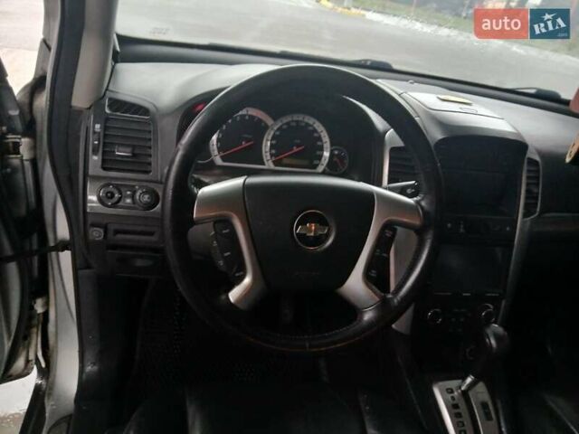 Серый Шевроле Каптива, объемом двигателя 3.2 л и пробегом 253 тыс. км за 6400 $, фото 4 на Automoto.ua
