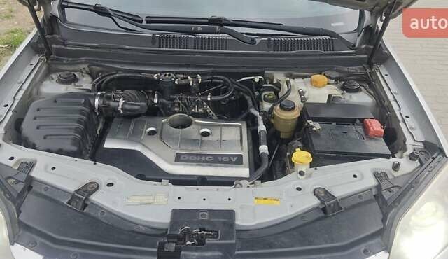 Серый Шевроле Каптива, объемом двигателя 2.4 л и пробегом 310 тыс. км за 8000 $, фото 10 на Automoto.ua